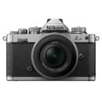 Cámara EVIL - Nikon Z FC, 20.9 MP, Pantalla 3", 4K, Wi-Fi, Bluetooth, Negro, Plata