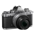 Cámara EVIL - Nikon Z FC, 20.9 MP, Pantalla 3", 4K, Wi-Fi, Bluetooth, Negro, Plata - Imagen 2