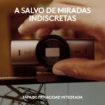Webcam - Logitech MX Brio, Ultra HD 4K, Corrección de iluminación automática, Autoencuadre, Micrófonos/reducción de ruido, Tapa de privacidad, Gris - Imagen 8