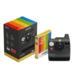 Cámara instantánea - Polaroid Now Generation 3 + Paquete de película Color i-Type, Flash preciso, Negro